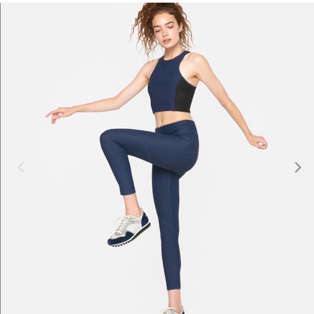 Outdoor Voices 3/4 Leggings Size Small